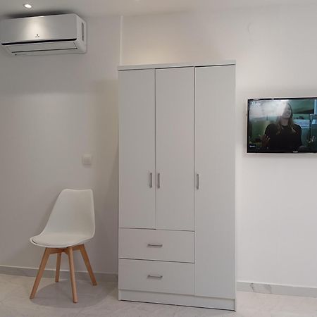 Apartments Gregory & George Hanioti Luaran gambar