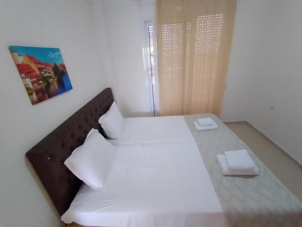 Apartments Gregory & George Hanioti Luaran gambar