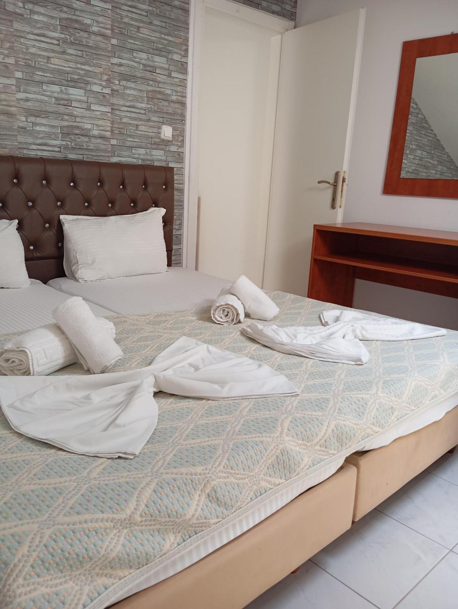 Apartments Gregory & George Hanioti Luaran gambar