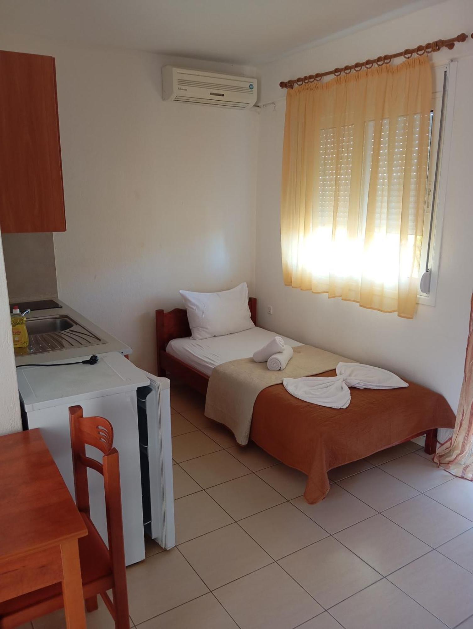 Apartments Gregory & George Hanioti Luaran gambar