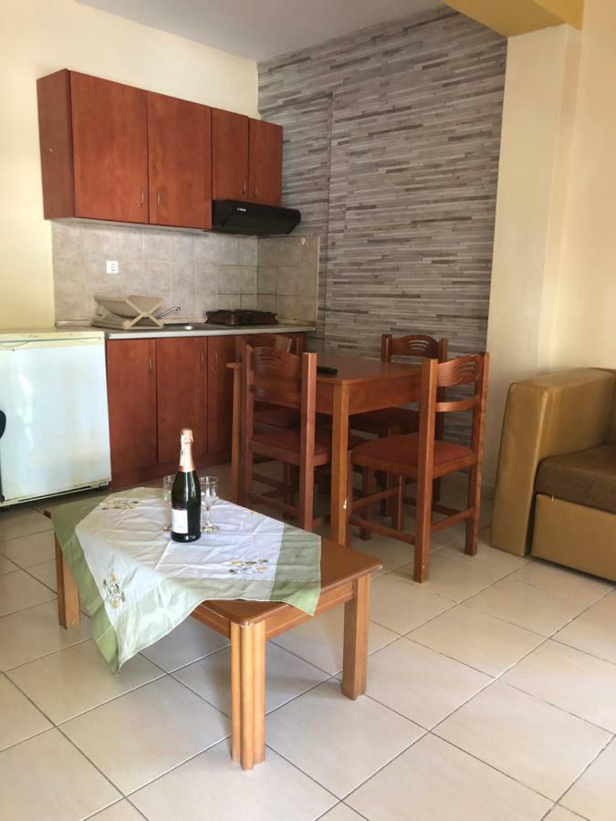 Apartments Gregory & George Hanioti Luaran gambar